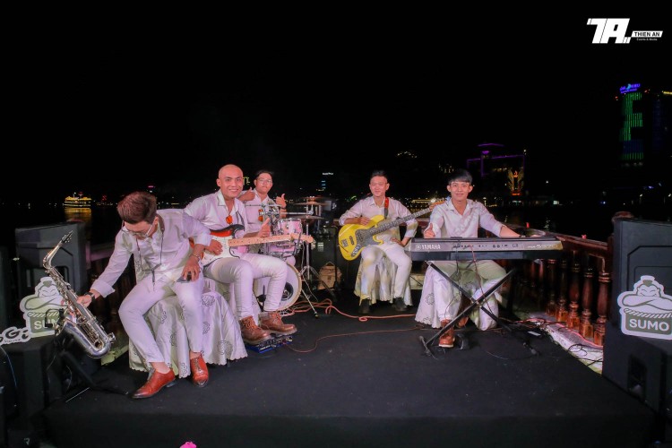 Gala Dinner Gogi and Sumo At Ninh Kieu Can Tho