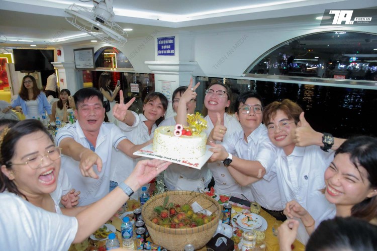 Gala Dinner Gogi and Sumo At Ninh Kieu Can Tho