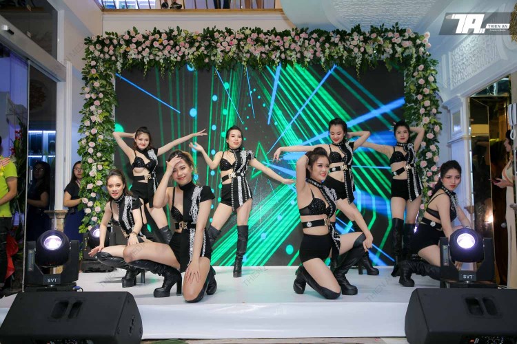 Organizing the Opening Ceremony of Mailisa Beauty Salon Binh Duong