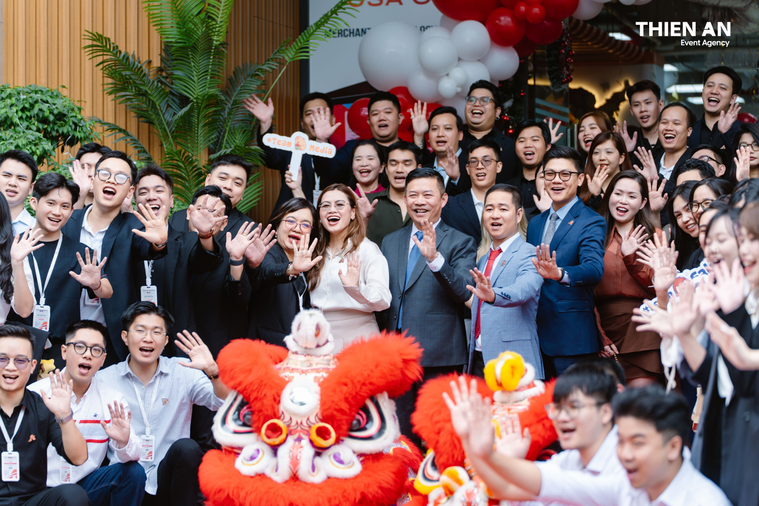 Grand Opening MAC USA ONE