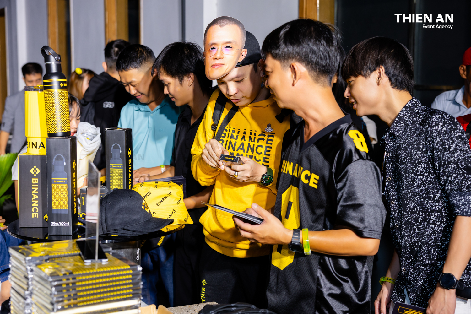 BINANCETURNS8 - INFINITY GLOW CELEBRATION