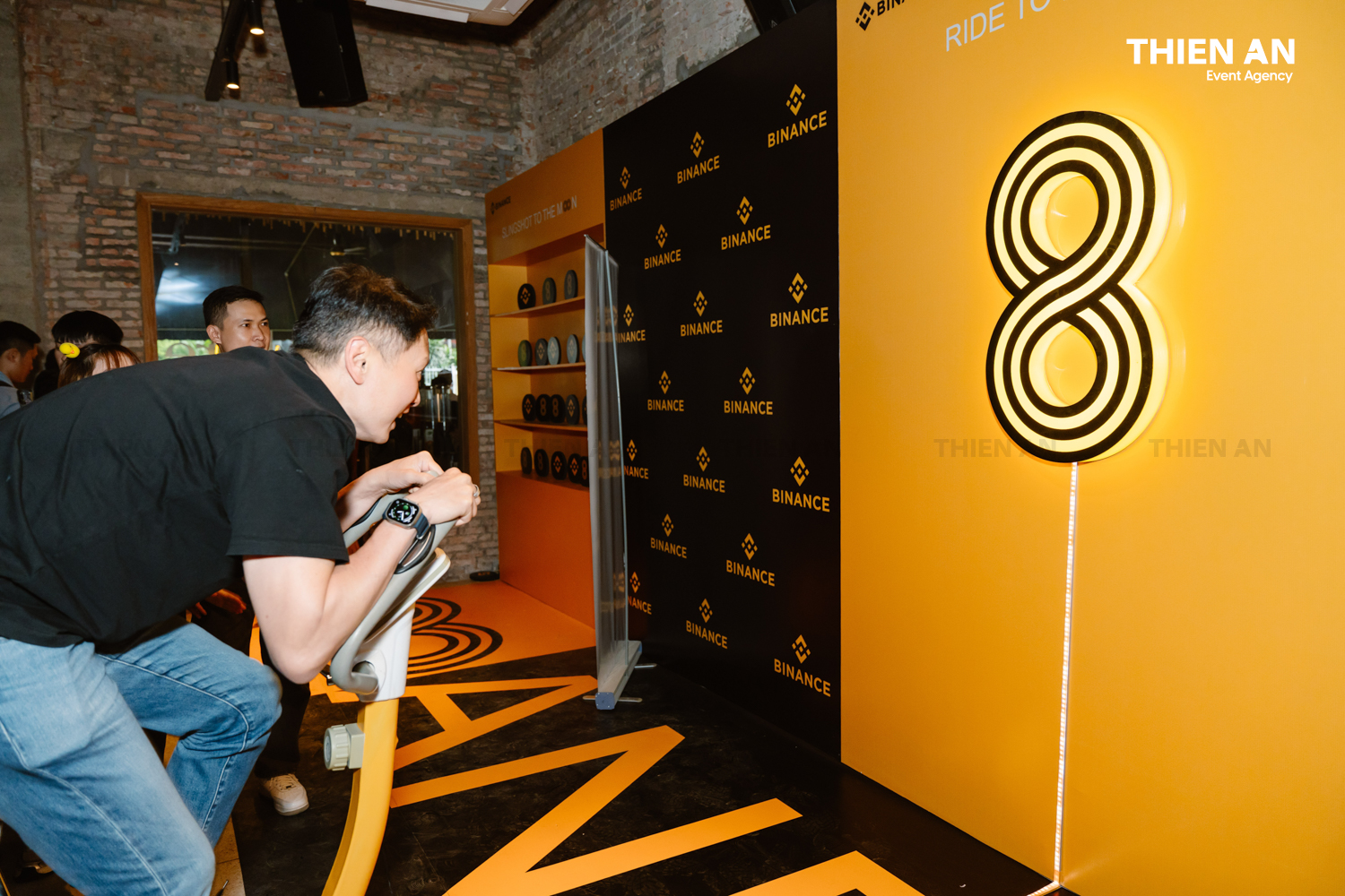 BINANCETURNS8 - INFINITY GLOW CELEBRATION