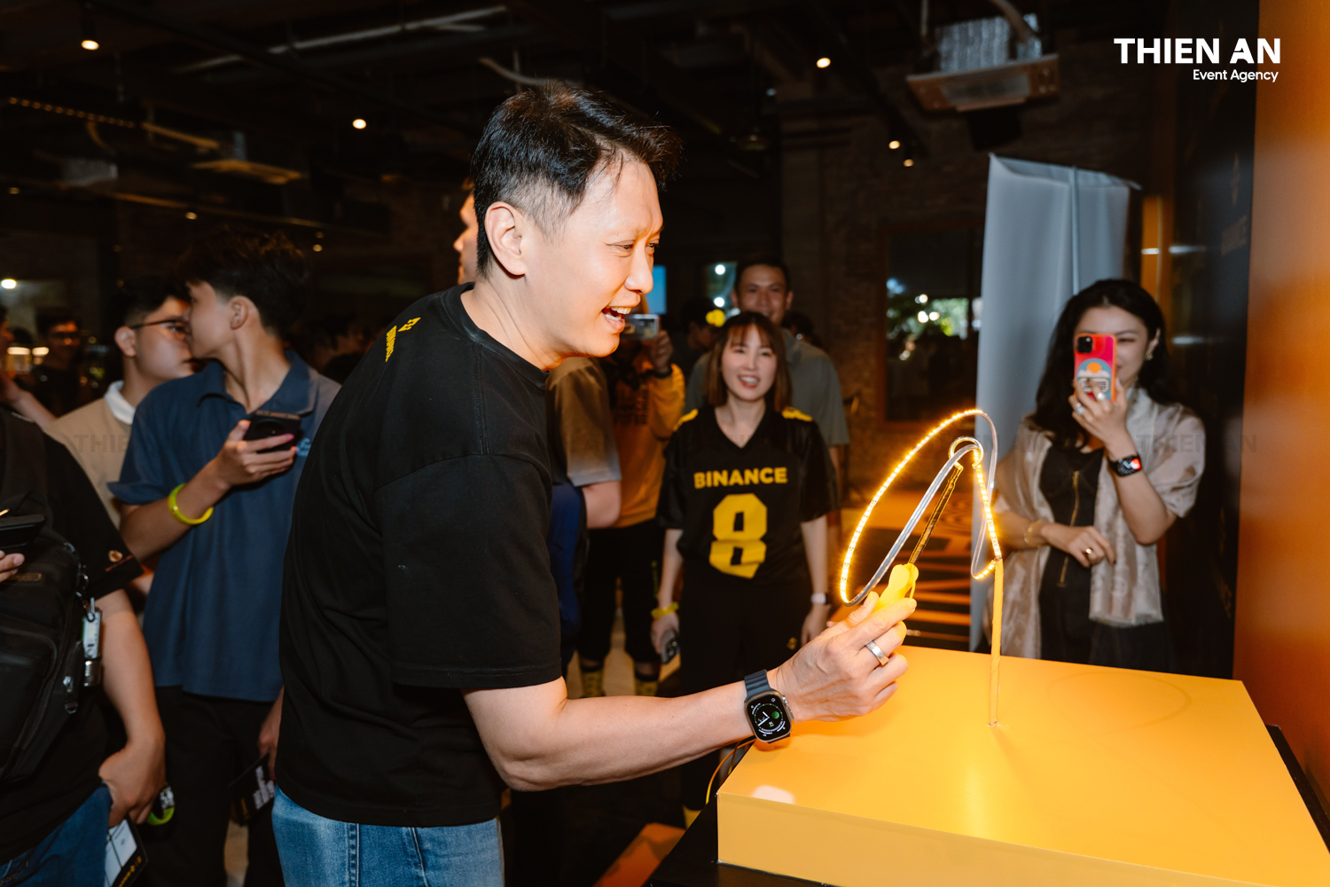 BINANCETURNS8 - INFINITY GLOW CELEBRATION