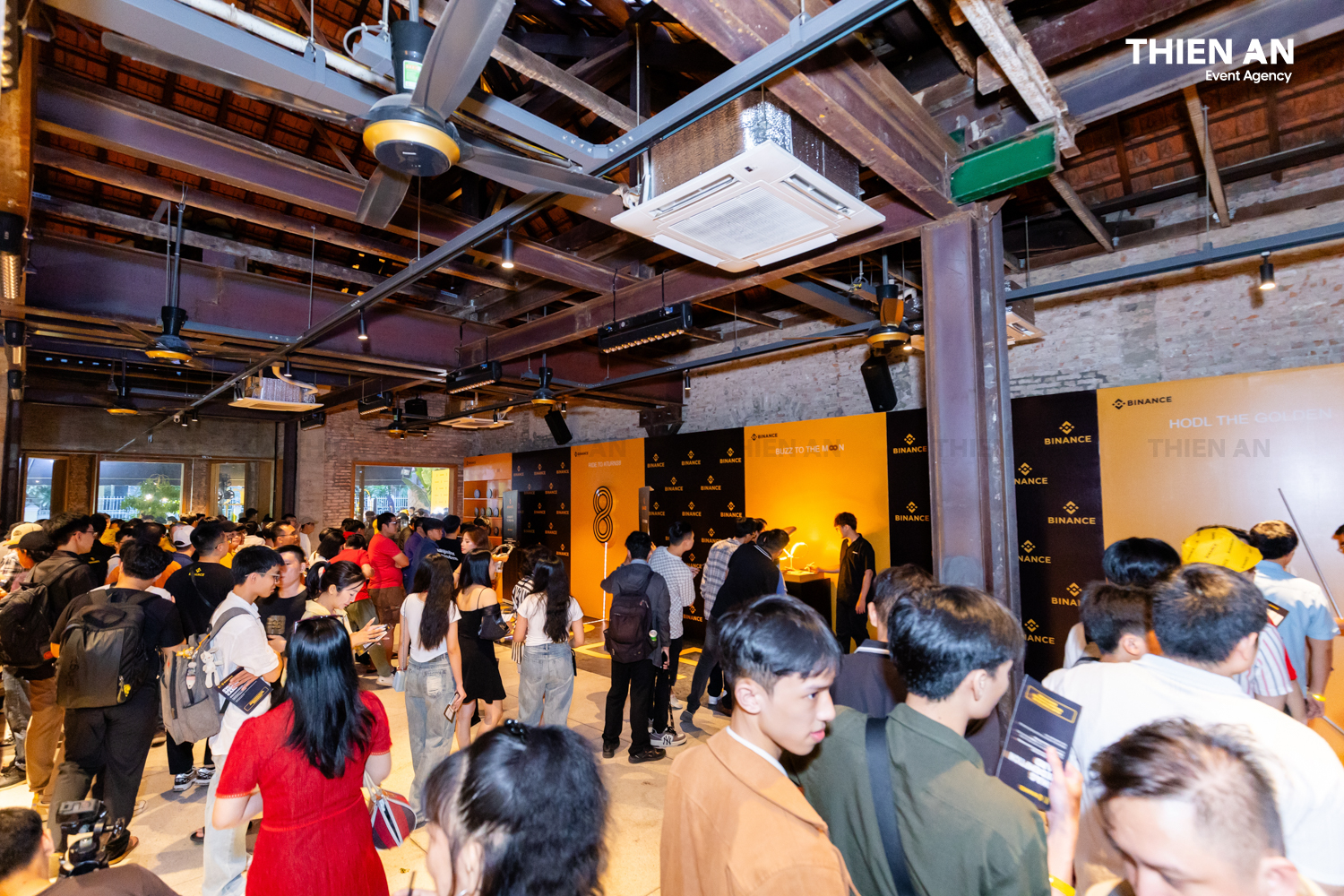 BINANCETURNS8 - INFINITY GLOW CELEBRATION