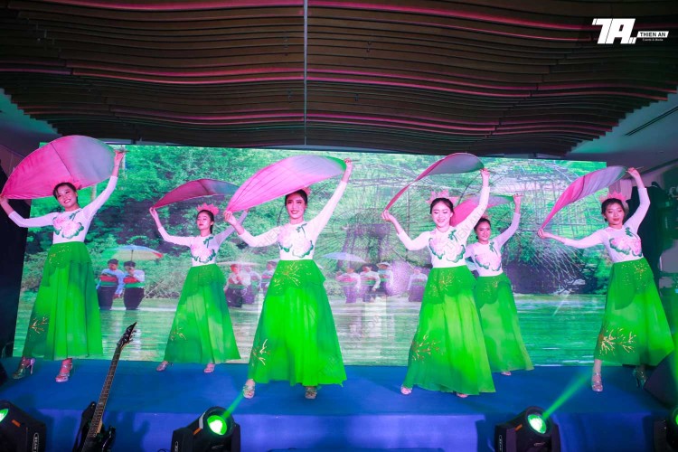 4-Year Anniversary Celebration of the Establishment of Eras Group