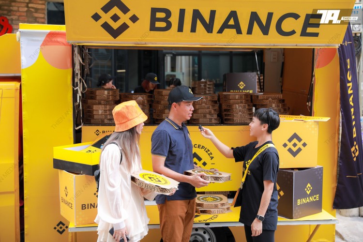 binance-pizza-day-7.jpg