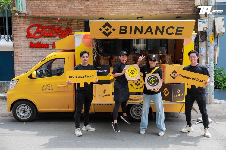 binance-pizza-day-8.jpg