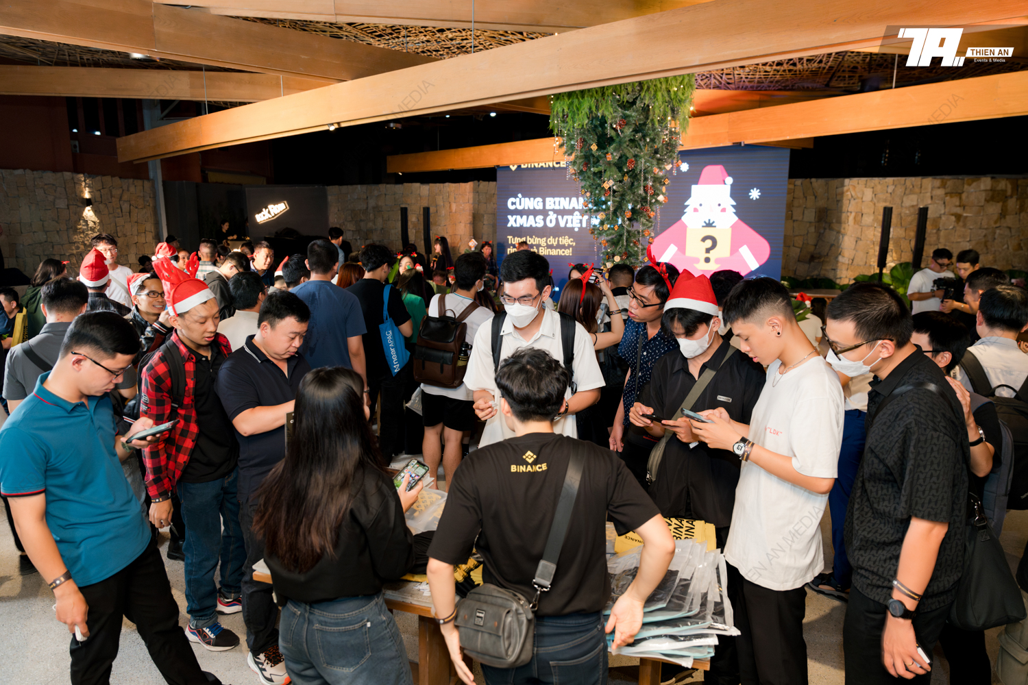 BINANCE VIET NAM - XMAS 2023