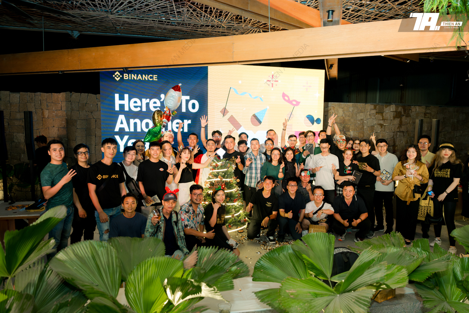 BINANCE VIET NAM - XMAS 2023