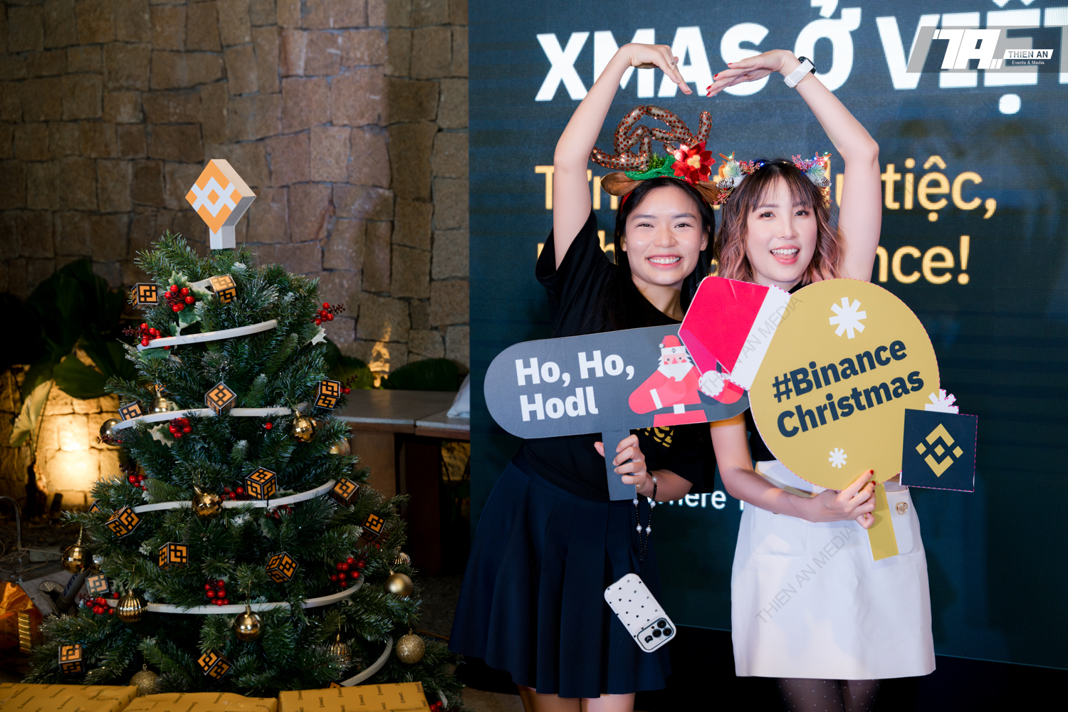BINANCE VIET NAM - XMAS 2023