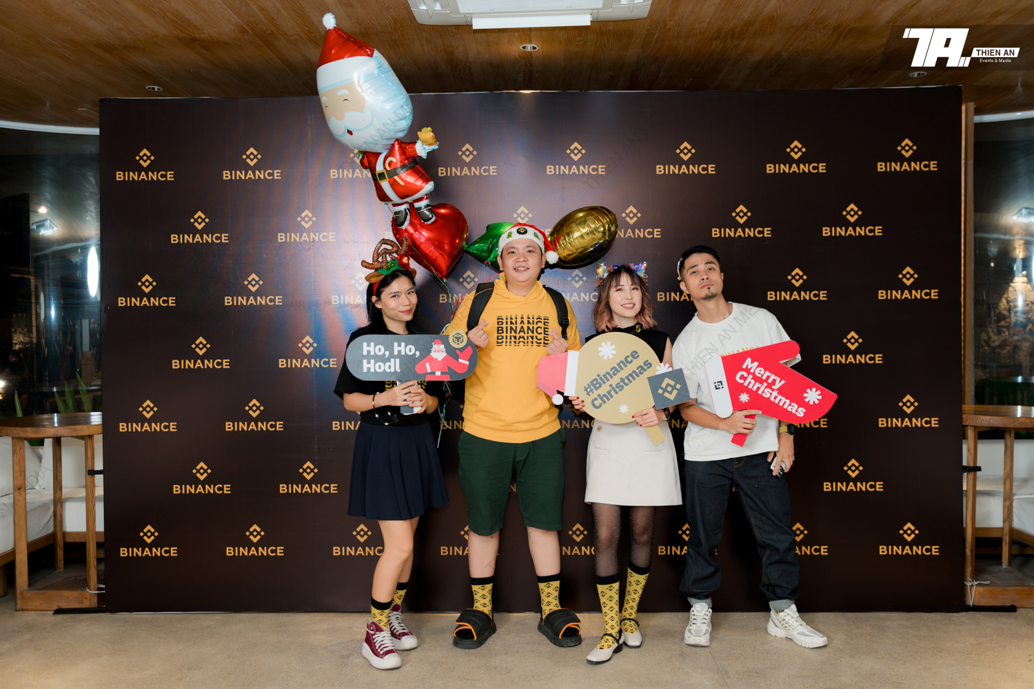 BINANCE VIET NAM - XMAS 2023