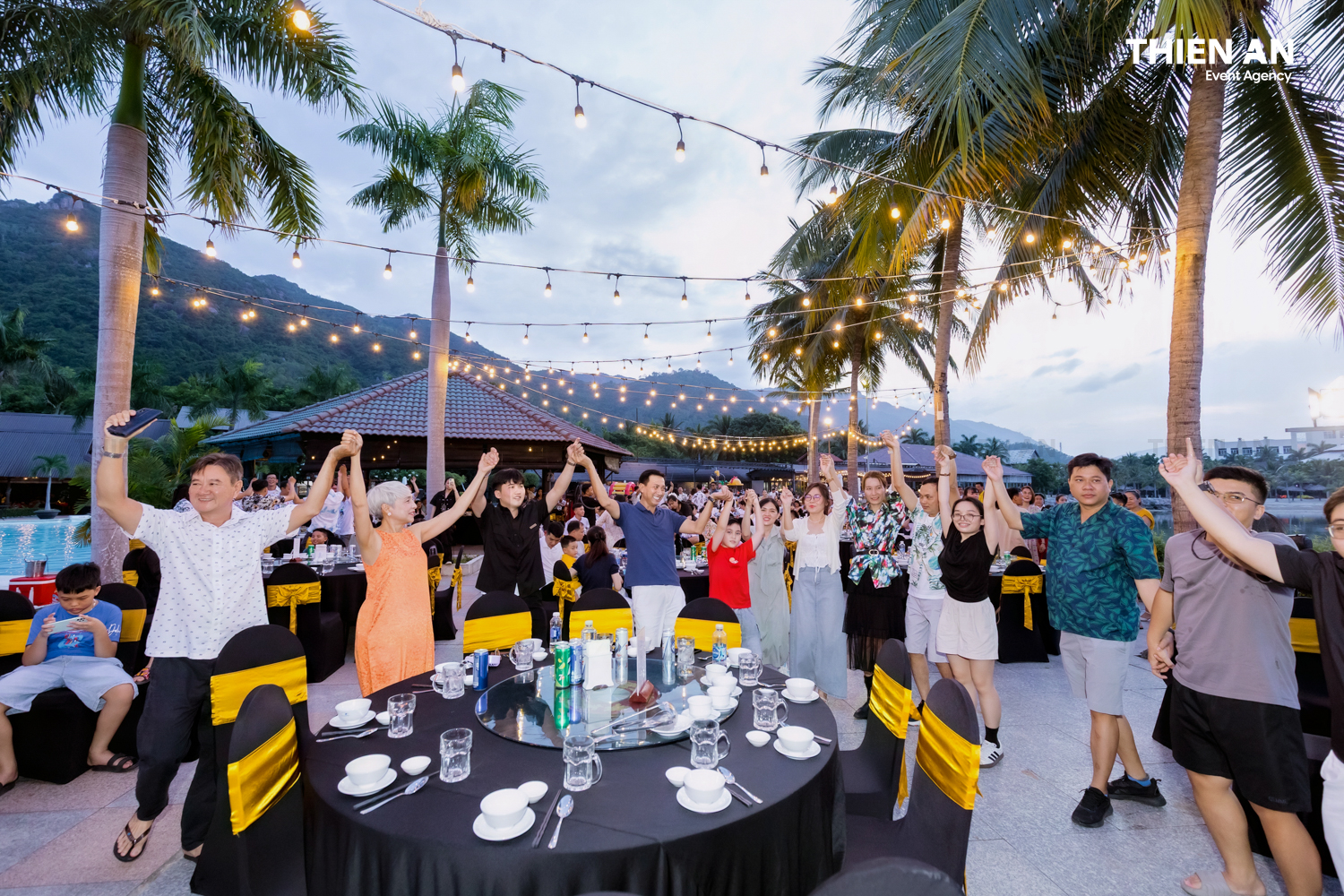 ÁNH HỒNG FOOD COMPANY TRIP - WELCOME PARTY: SLAY ALL NIGHT