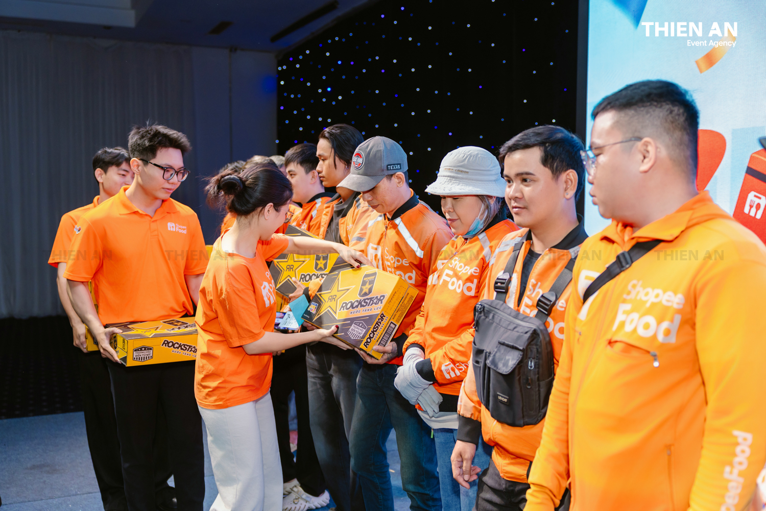 ShopeeFood Tri Ân Bác Tài -  Hành Trình Phố Cam Rực Rỡ