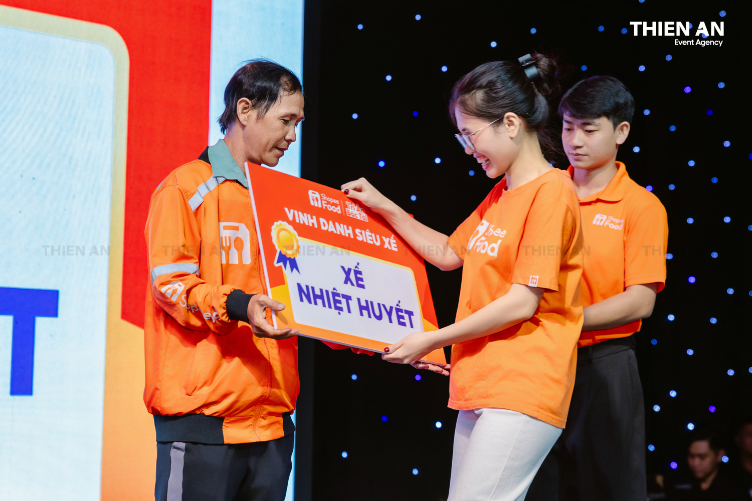 ShopeeFood Tri Ân Bác Tài -  Hành Trình Phố Cam Rực Rỡ