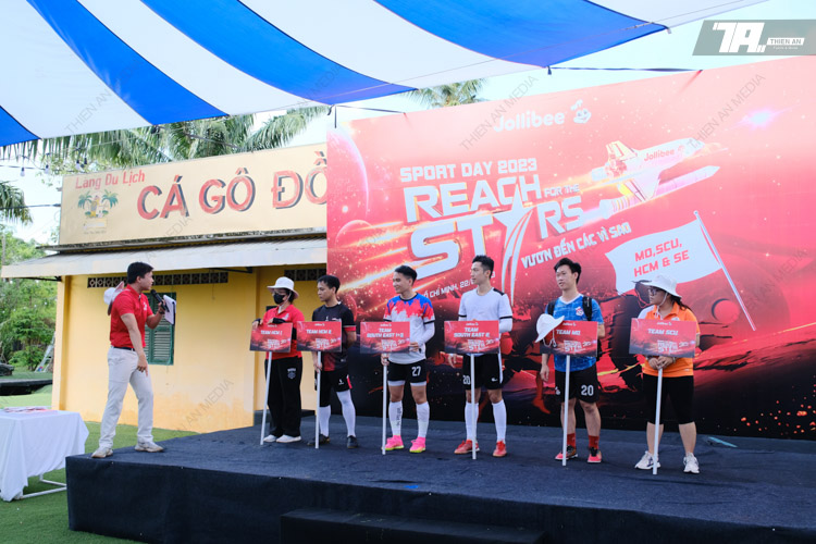 Jollibee's Sport Day