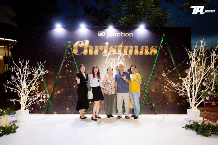 iDJunction - Merry Christmas Filled with Love