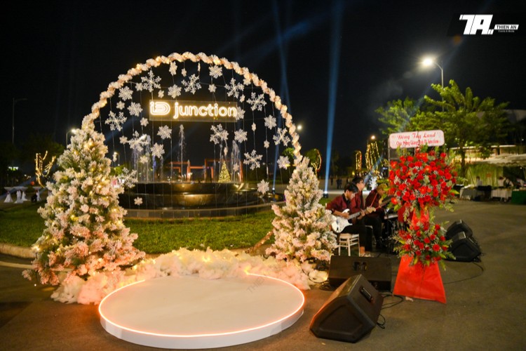 iDJunction - Merry Christmas Filled with Love