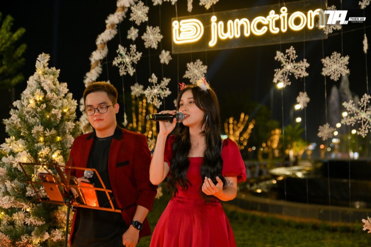 iDJunction - Merry Christmas Filled with Love