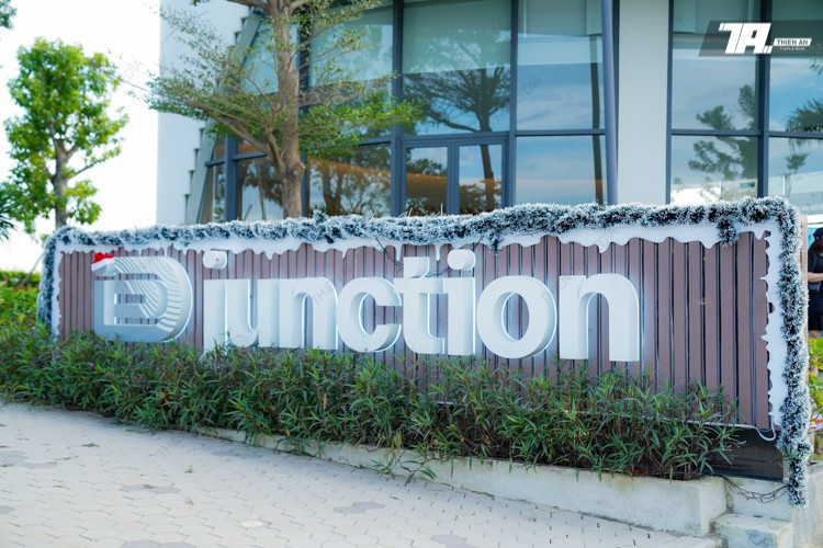 iDJunction - Merry Christmas Filled with Love