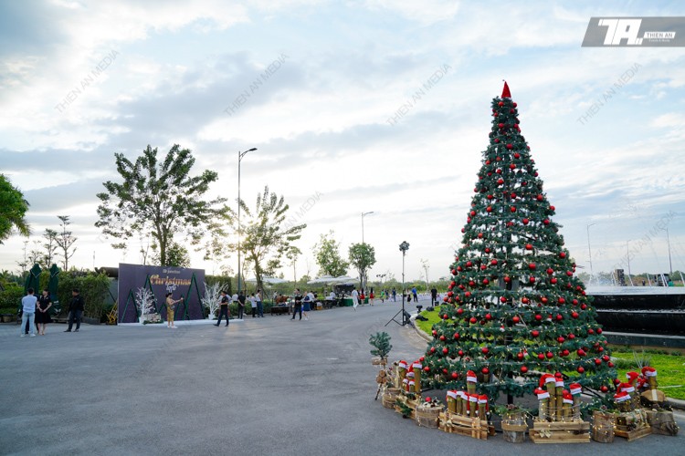 iDJunction - Merry Christmas Filled with Love