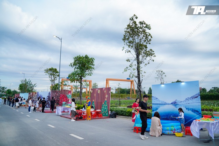 iDJunction - Merry Christmas Filled with Love