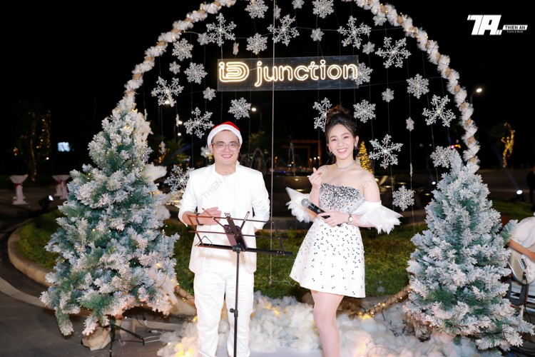 iDJunction - Merry Christmas Filled with Love